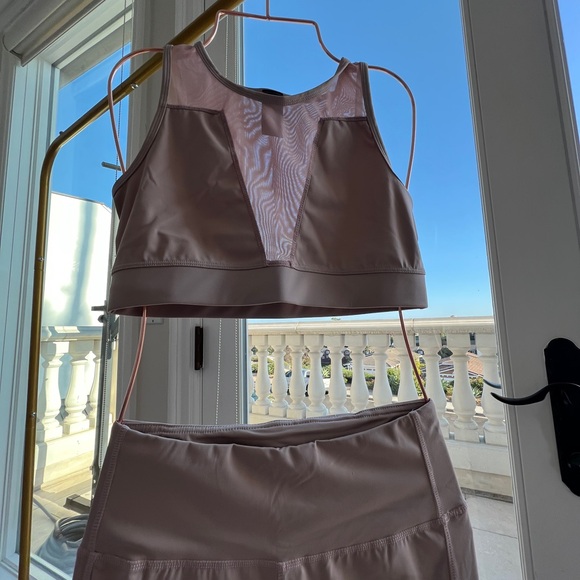 Mauve 2 piece leggings set with mesh on legs - Picture 3 of 3